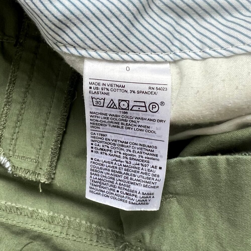 Old Navy Women’s Everyday Short, 2 pair, khaki, green, size 0 - Picture 14 of 15